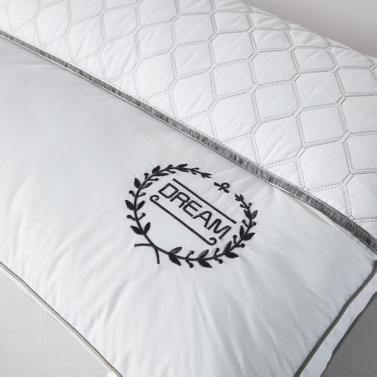 PERNĂ PUF GÂSCĂ "VELUR DREAM"