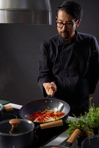 TIGAIE WOK 32X9 CM, RIKITO WATANABE, SAMURAI GOURMET, COOKING BY HEINNER